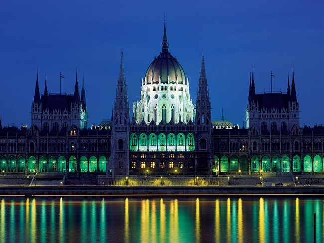 800Px Parliament Building Budapest Hungary
